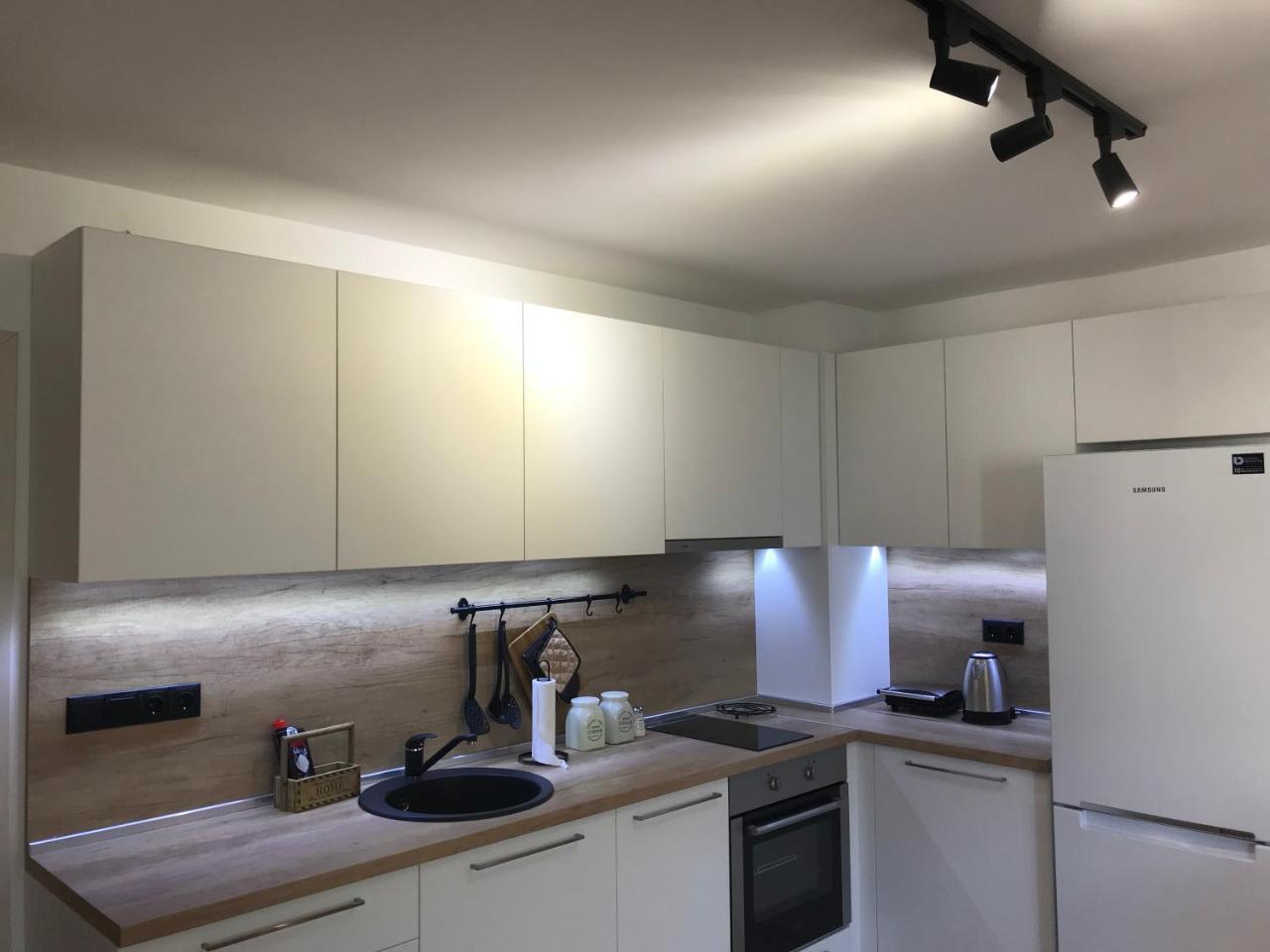 Bright, Comfortable And Cozy Apartment Burgas Esterno foto