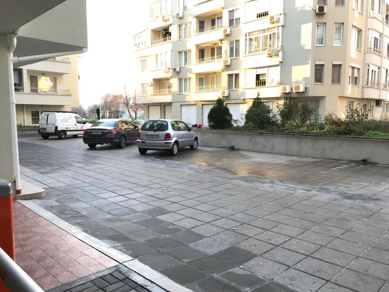 Bright, Comfortable And Cozy Apartment Burgas Esterno foto